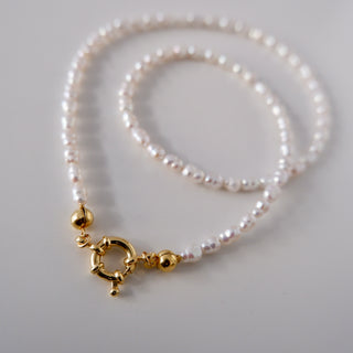 Collana di perle irregolari